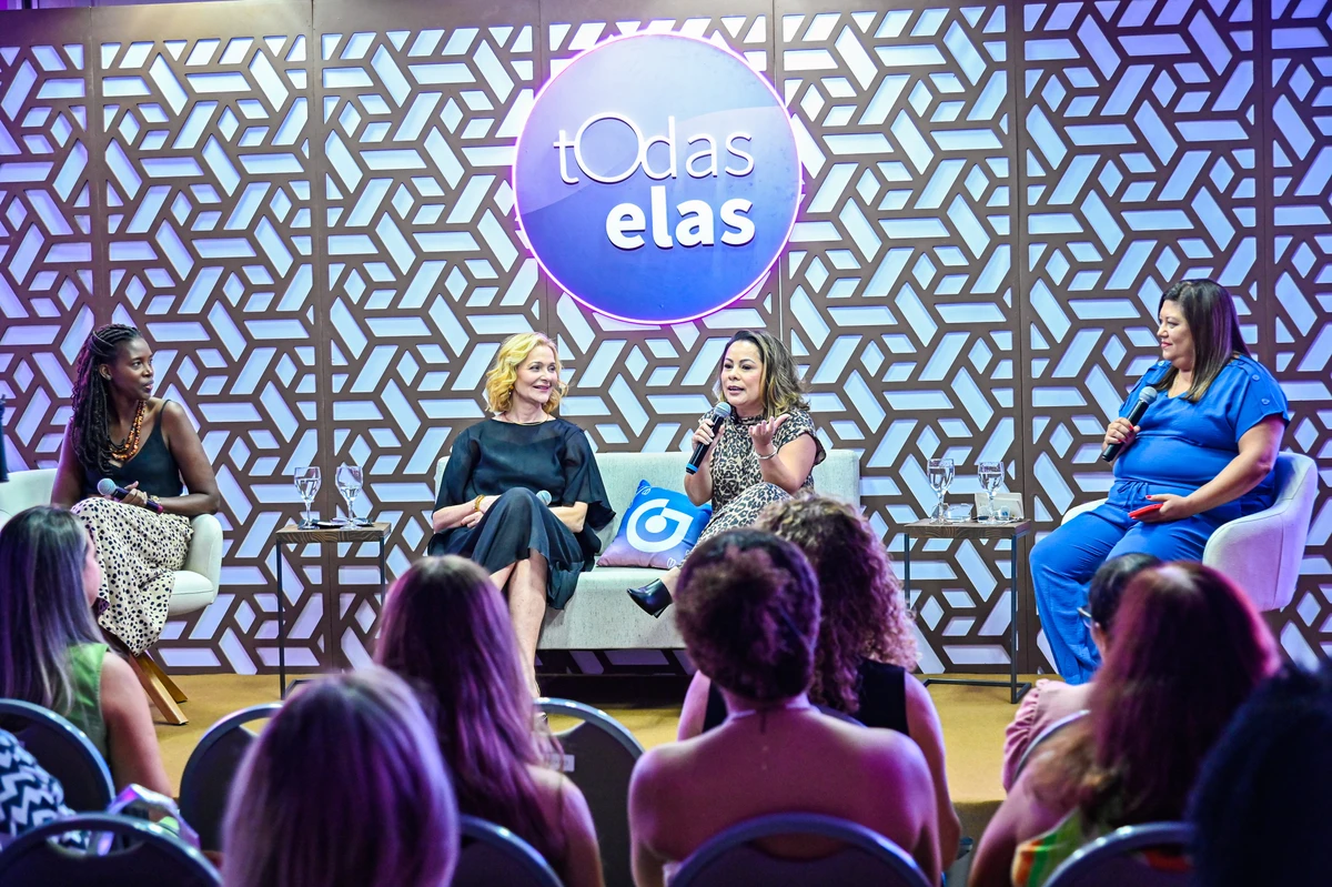Alexandra Richter, da TV Globo, discute as mudanças que a maturidade traz às mulheres
