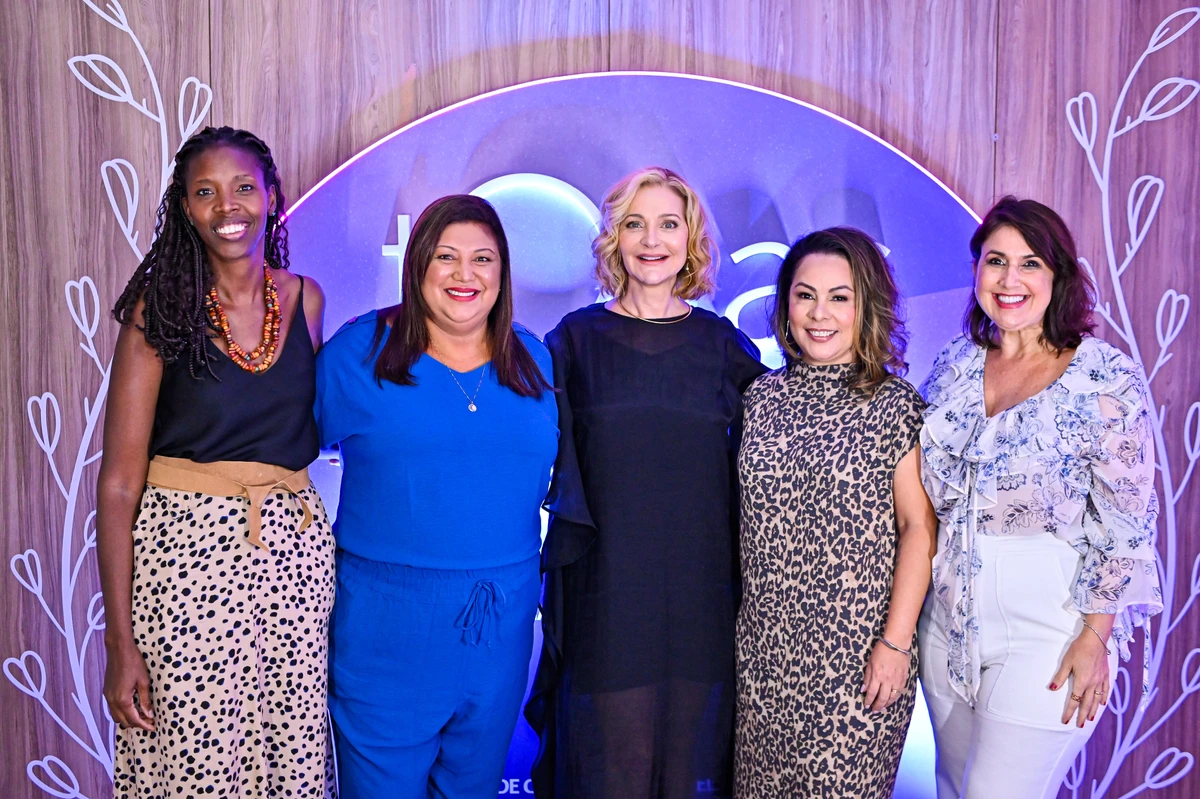 Veronica Lopes, Elaine Silva, Alexandra Richter, Andréa Salsa  e Renata Rasseli