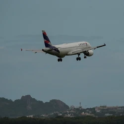 As rajadas registradas em São Paulo afetaram pelo menos 16 voos do Aeroporto de Vitória nesta quarta-feira (10); veja orientação das companhias aéreas