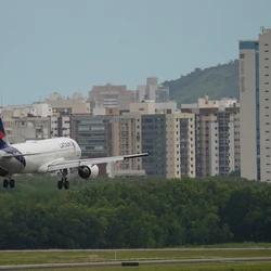 Fenômeno ocorre em todo o país e é tratado pelo setor aéreo como “década perdida”, uma vez que o índice não cresceu em 10 anos