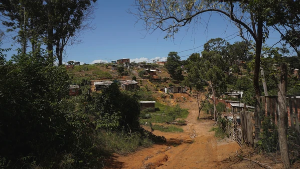Famílias têm até o início da segunda semana de setembro para deixar o local; passado esse prazo, a decisão da Justiça autoriza uso de força policial para arrombar e demolir os imóveis