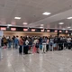 Imagem - Aeroporto de Vitória: filas em check-in e voos cancelados após falha em torre
