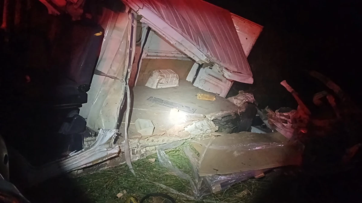 Acidente entre quatro veículos deixa três pessoas feridas  por PRF 