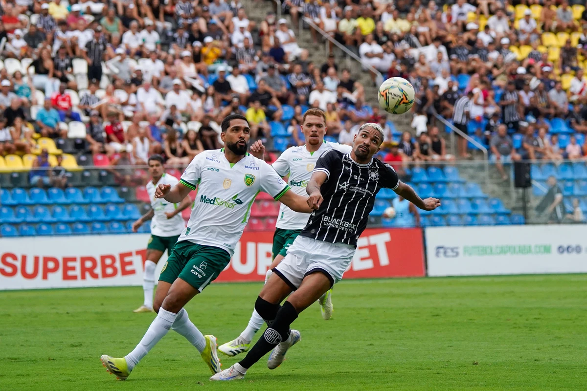 Partida entre Rio Branco e Porto Vitória pela final do Campeonato Capixaba de futebol no estádio Kléber Andrade