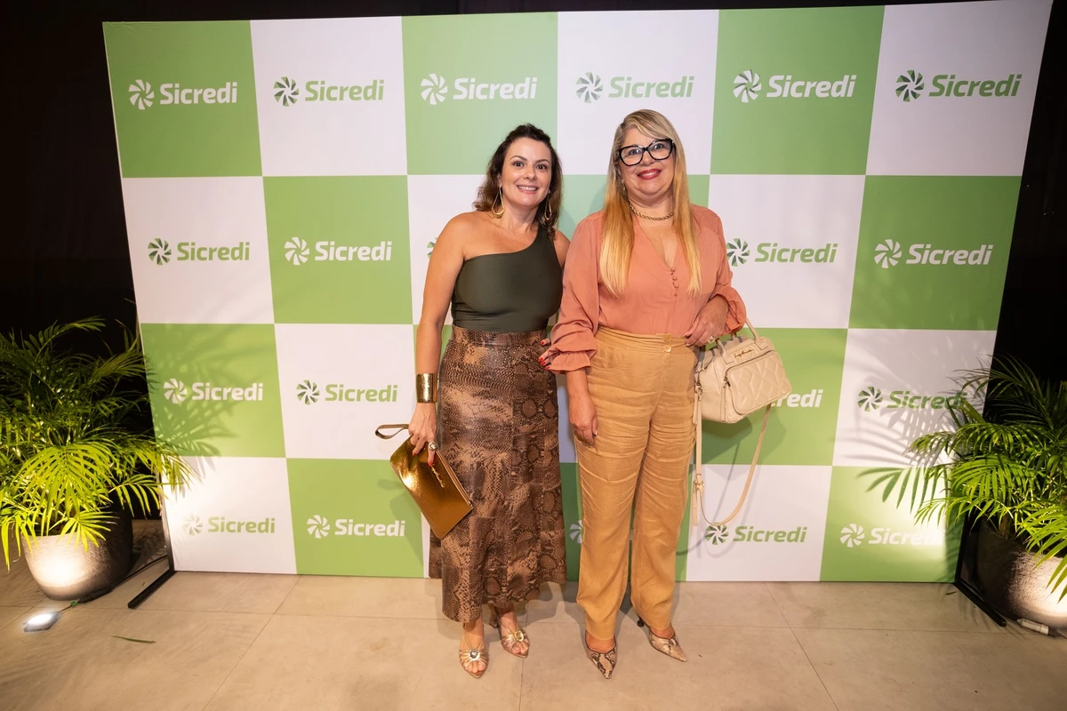 Fernanda Bertollo e Maria Aparecida Silveira 