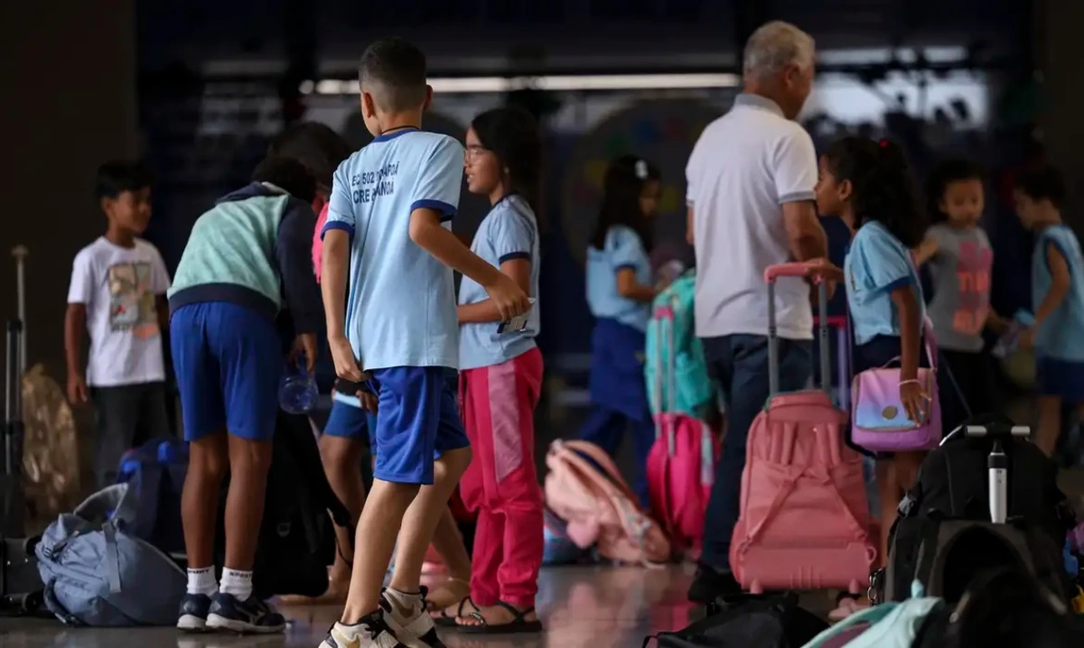 Alunos, estudantes, educação, ensino básico