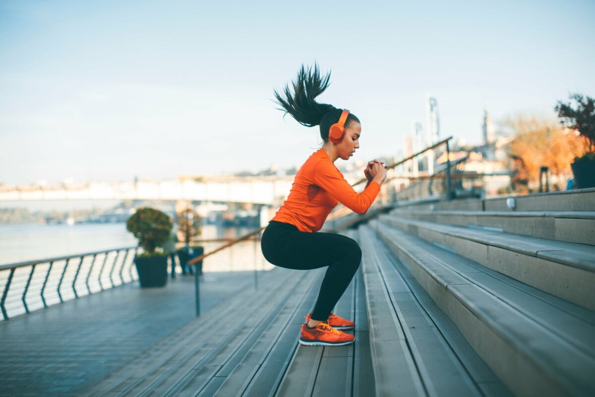Atividades físicas com mudanças no estilo de vida trazem resultados mais eficazes e duradouros (Imagem: BGStock72 | Shutterstock)