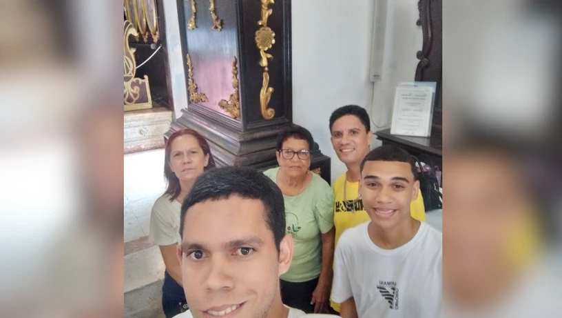 Shirley da Penha Vasconcelos com a família no Convento