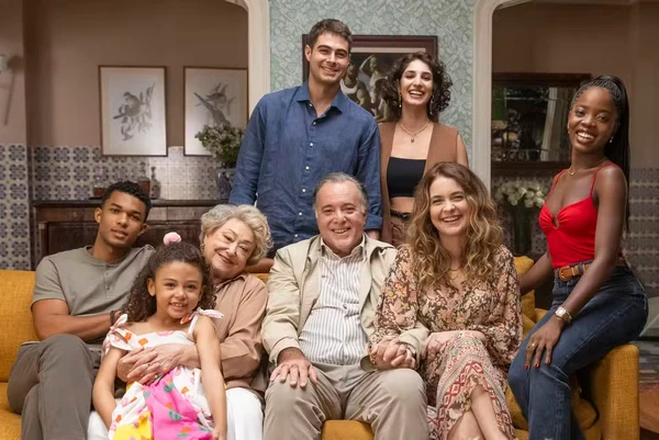 Conheça a família Boaz de Dona de Mim