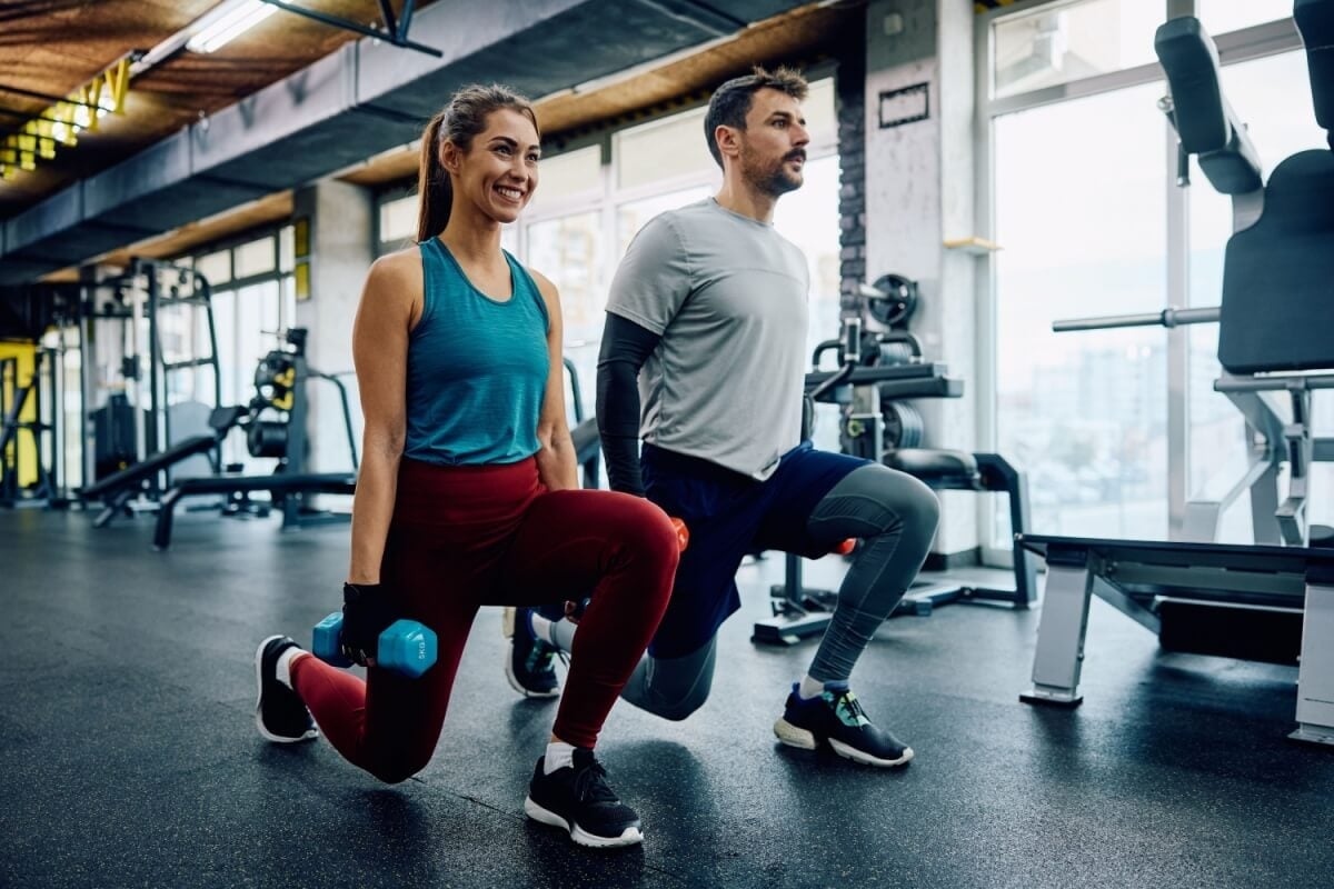 Colocar o corpo em movimento pode transformar desde o humor até o funcionamento do organismo (Imagem: Drazen Zigic | Shutterstock)