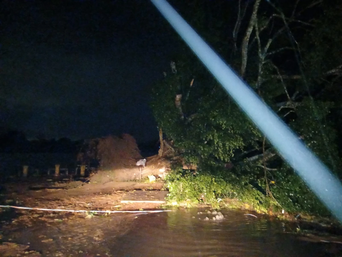 Estragos provocados pelas chuvas em Fundão, na última quinta-feira (10) por Prefeitura de Fundão