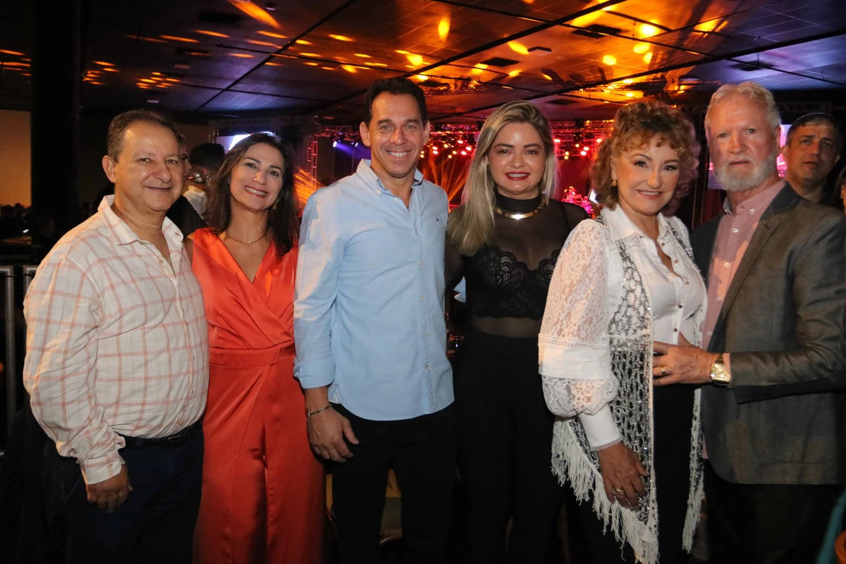 Fernando e Luzia Saliba, Glauder e Thais Martinele, Lourdes e Ildo Steffen 