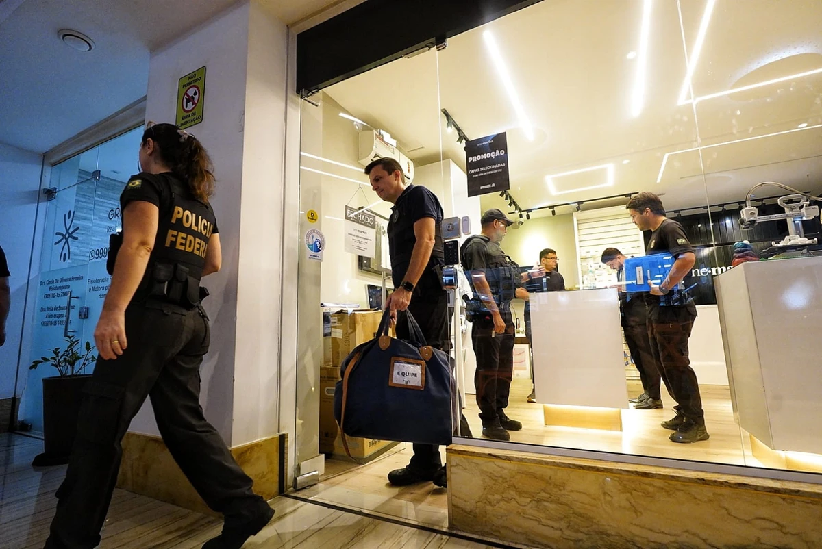 Operação da Polícia Federal e da Receita Federal - crimes fiscais - Av. Antônio Gil Veloso, 646, Loja 28, Praia da Costa - Loja One Market por Fernando Madeira