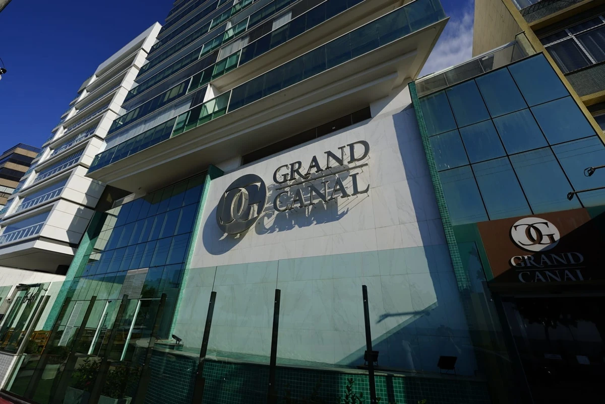 Operação da Polícia Federal e da Receita Federal - crimes fiscais - Av. Antônio Gil Veloso, 646, Loja 28, Praia da Costa - Loja One Market por Fernando Madeira