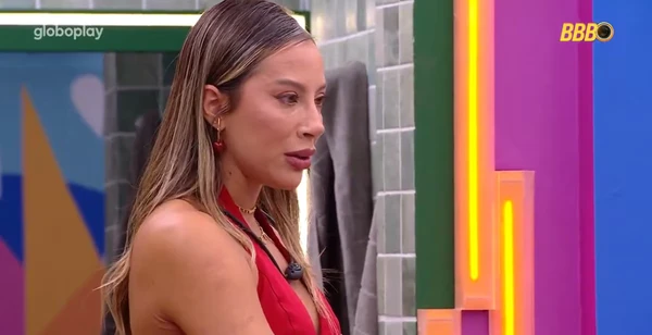 Renata chora após discussão com Guilherme no BBB 25