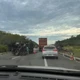 Imagem - Carretas pegam fogo em acidente e uma pessoa morre na BR 101 em Vila Velha