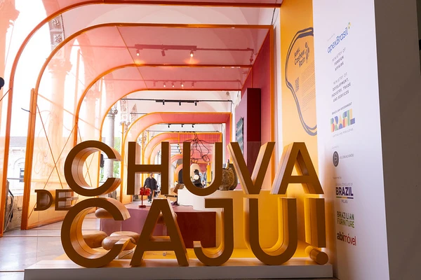 chuva de caju