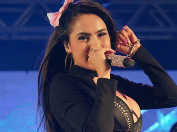 Juliana Bonde tem 8,6 milhões de seguidores no Instagram