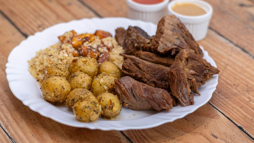 Prato do Divina Beer no Festival Sabores & Canções 2025, em Colatina