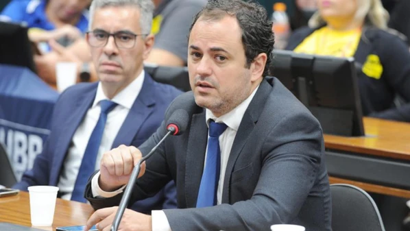 O que se traz à reflexão é a desproporcionalidade da avaliação que indicou a cassação do deputado quando comparada com o padrão ético normalizado na Câmara e visto com naturalidade entre os políticos brasileiros