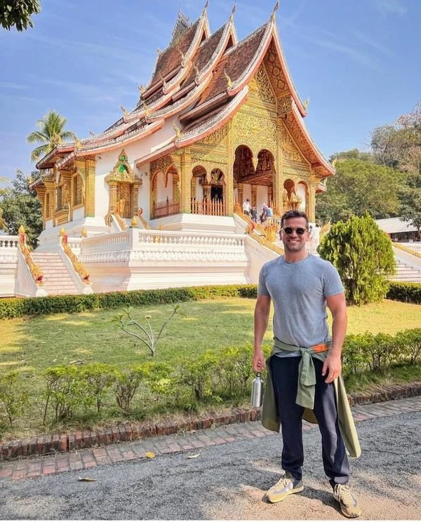Bruno passeando pelo Laos por Reprodução @brunovilaça