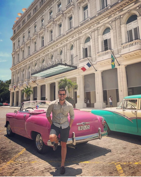Bruno passeando por Cuba por Reprodução @brunovilaça