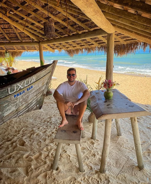 Bruno passeando por Trancoso por Reprodução @brunovilaça