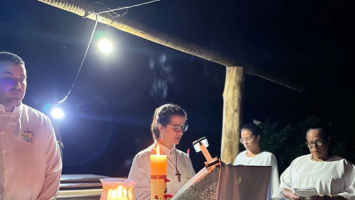 Celebração católica ocorreu mesmo sem telhado em templo de Castelo