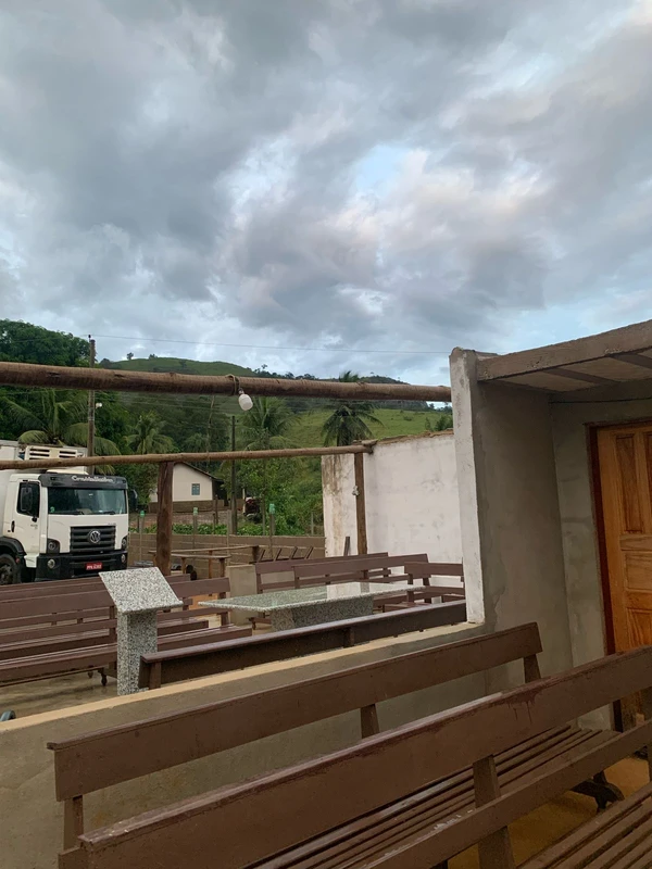 Como ficou o templo no interior, após vento levar telhado galvanizado por Divulgação/Diocese de Cachoeiro de Itapemirim