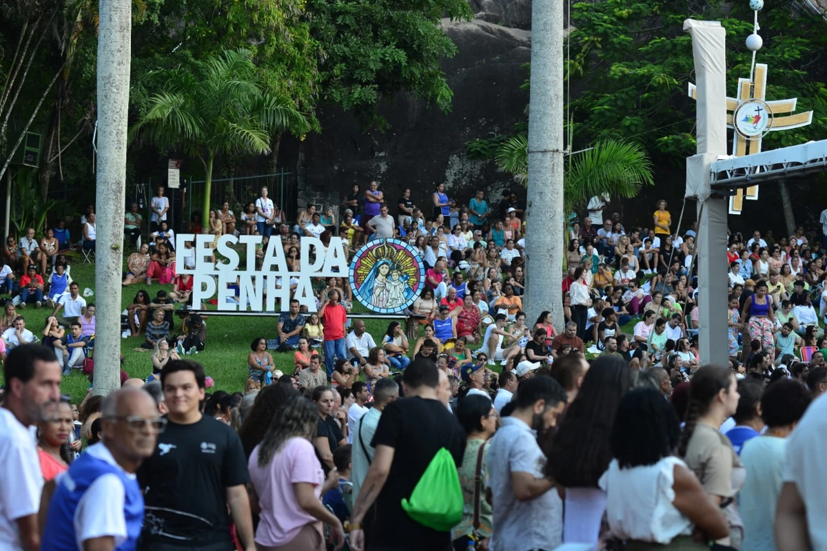 Missa de abertura da Festa da Pnha 2025, no campinho do Convento da Penha por Fernando Madeira