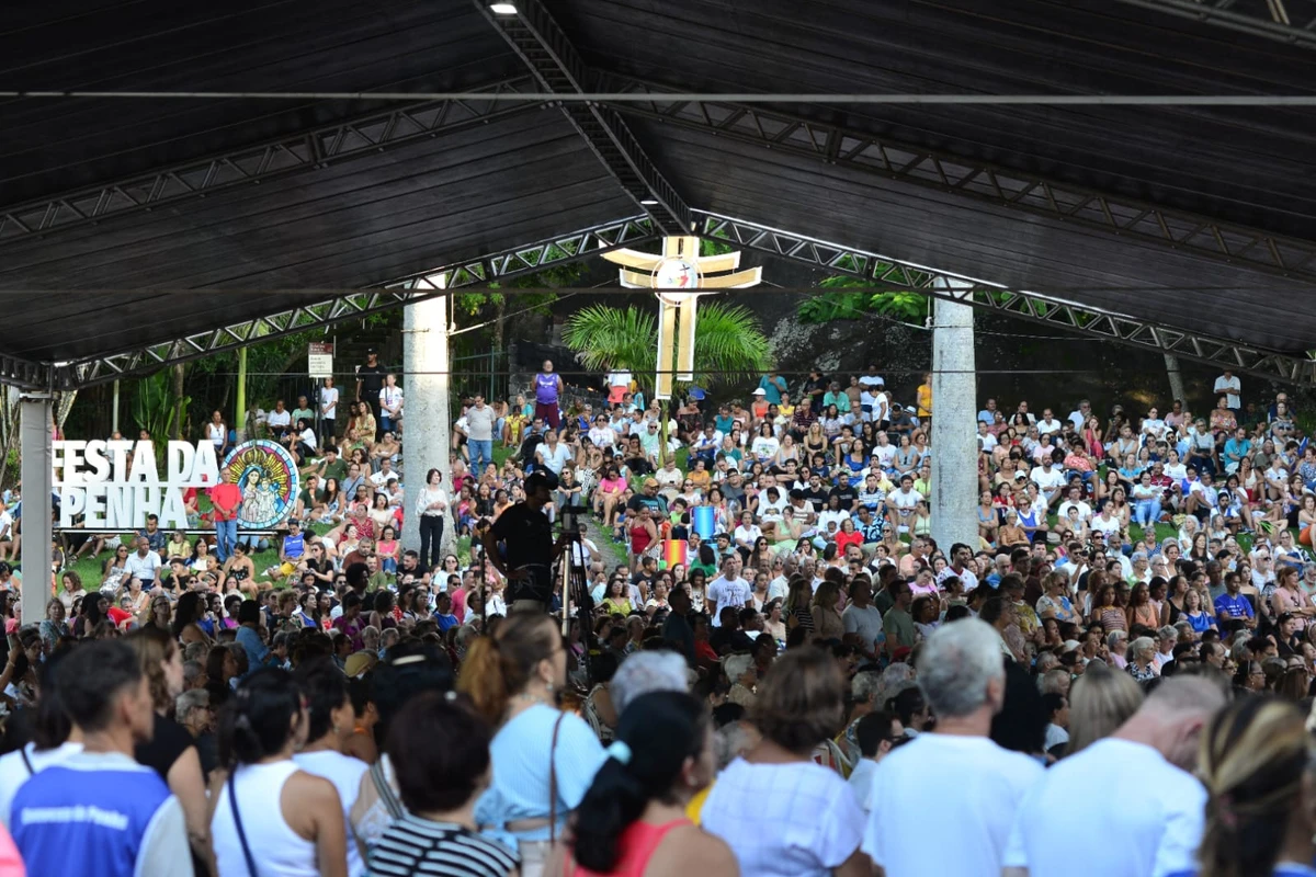 Missa de abertura da Festa da Pnha 2025, no campinho do Convento da Penha por Fernando Madeira