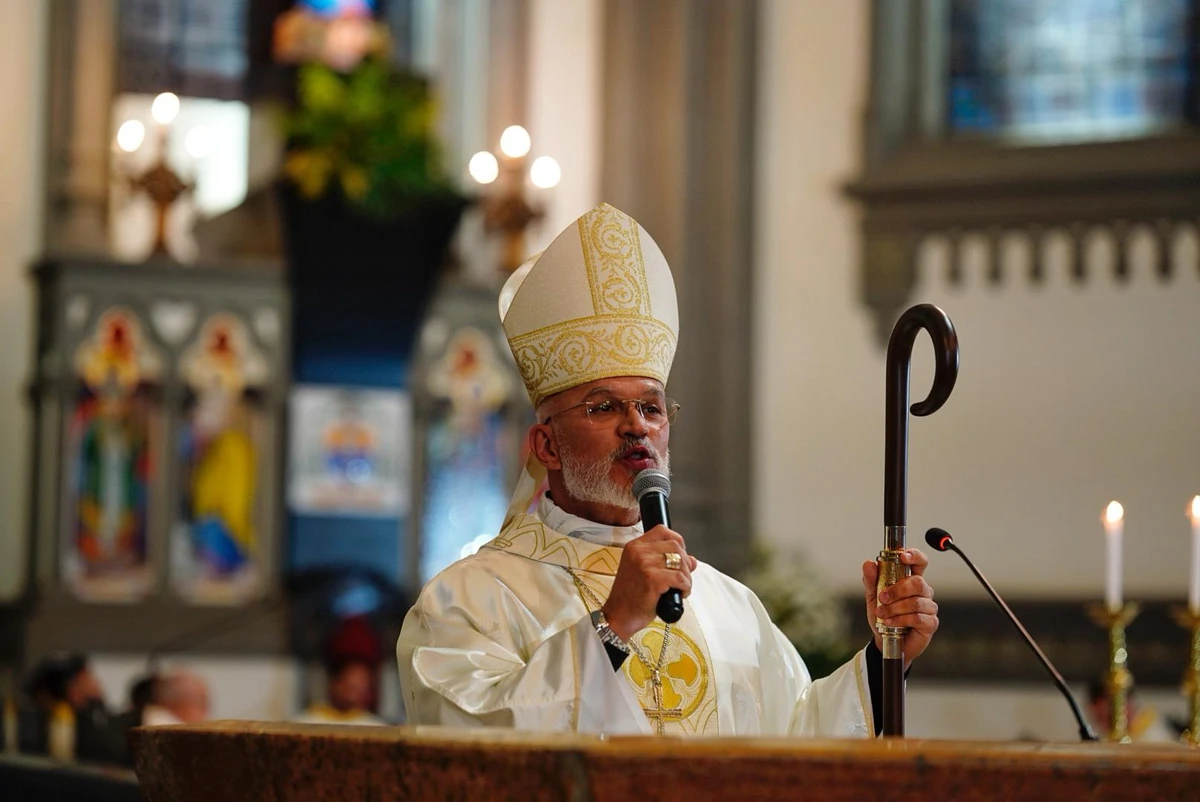 Missa em homenagem ao papa Francisco na Catedral de Vitória por Vitor Jubini