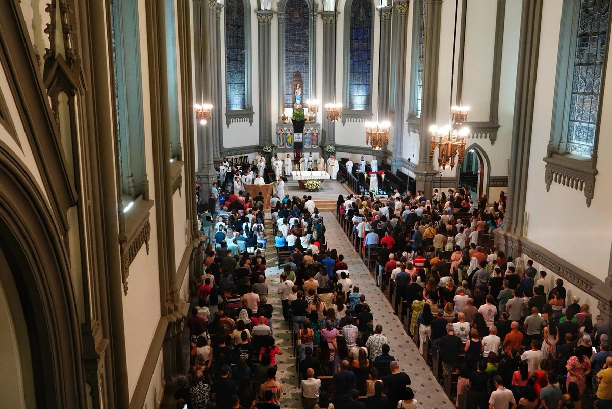 Missa em homenagem ao papa Francisco na Catedral de Vitória por Vitor Jubini