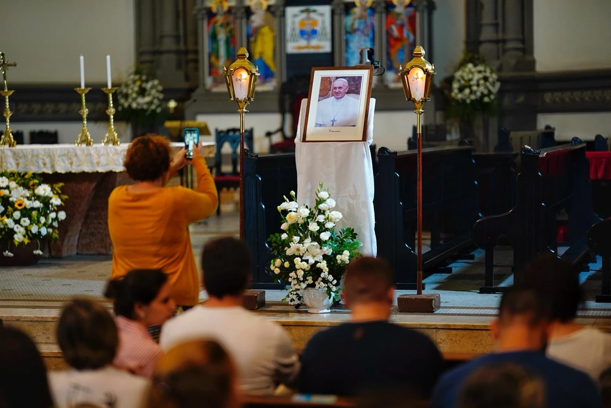 Missa em homenagem ao papa Francisco na Catedral de Vitória por Vitor Jubini