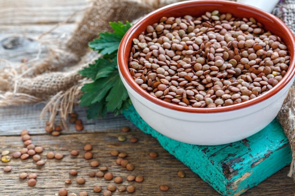 A lentilha é rica em vitaminas, proteínas e fibras (Imagem: SMarina | Shutterstock)
