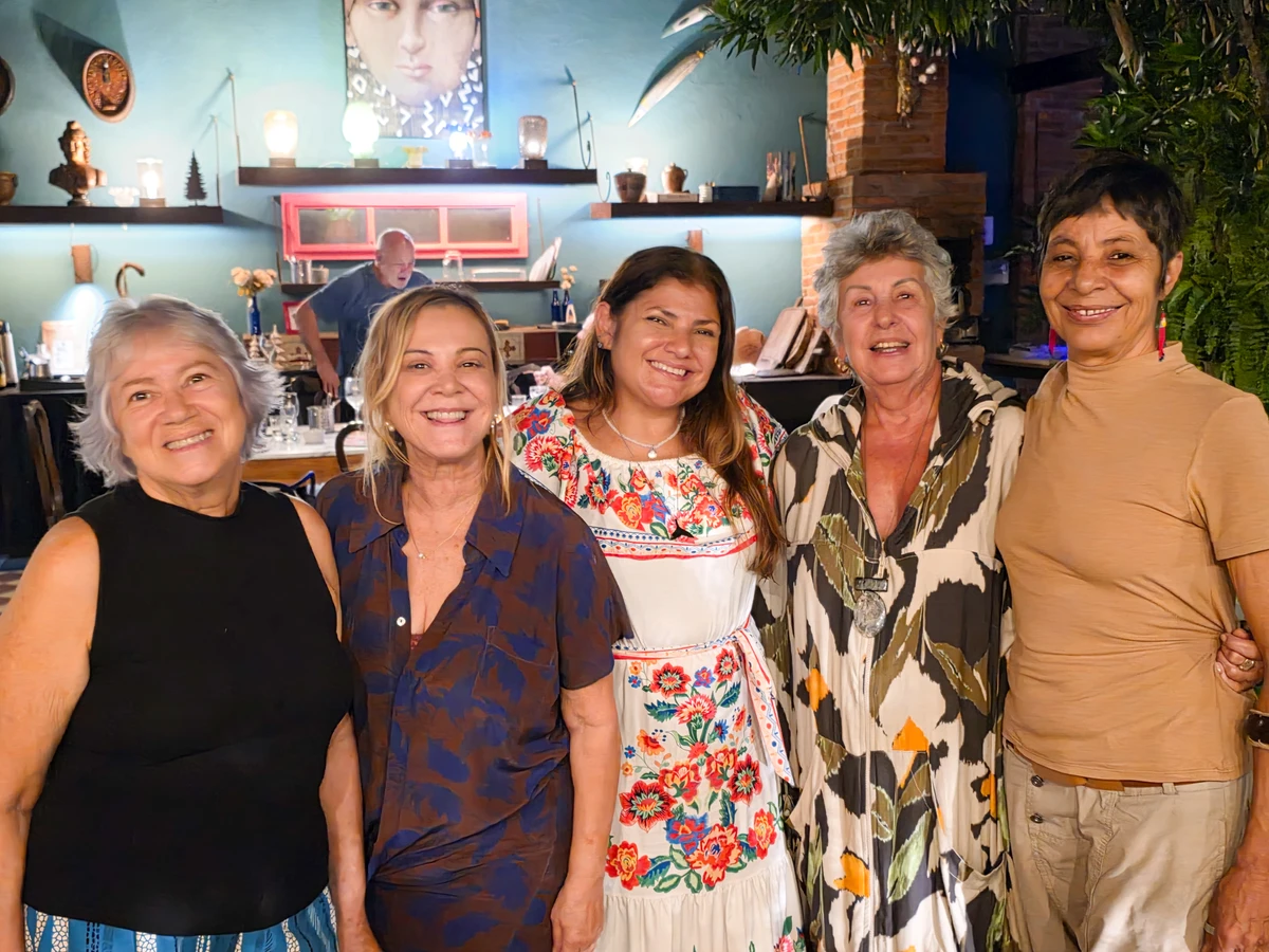 Eliane Loss, Joana Pinheiro, Cândida Aquistapace, Elba Sanidei e Sonia Silva 