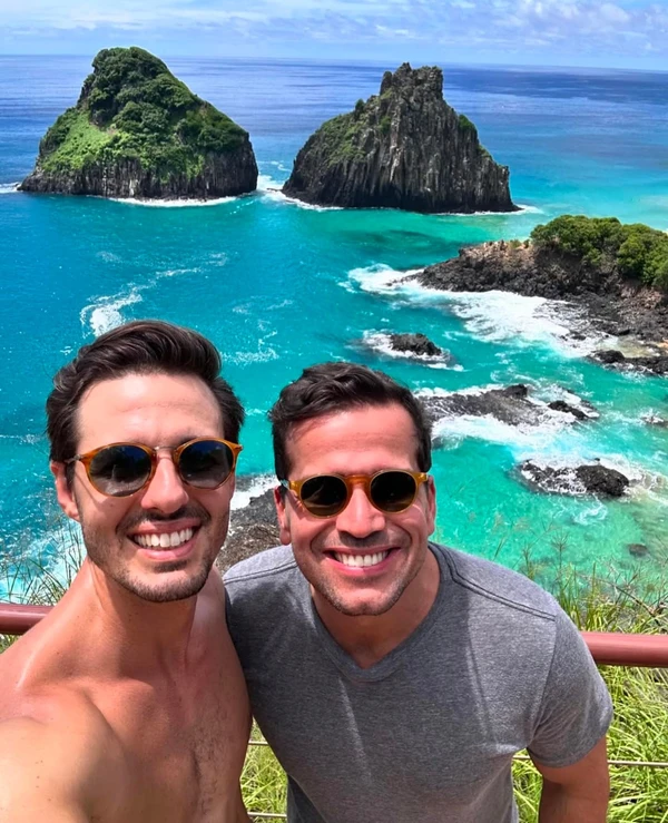 Gabriel Comério e Bruno Vilaça em Fernando de Noronha por Reprodução @brunovilaça