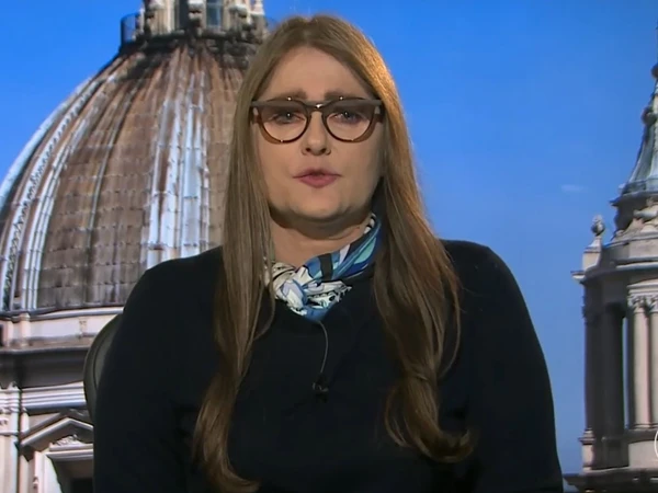 Ilze Scamparini faz as entradas na Globo sempre em um terraço
