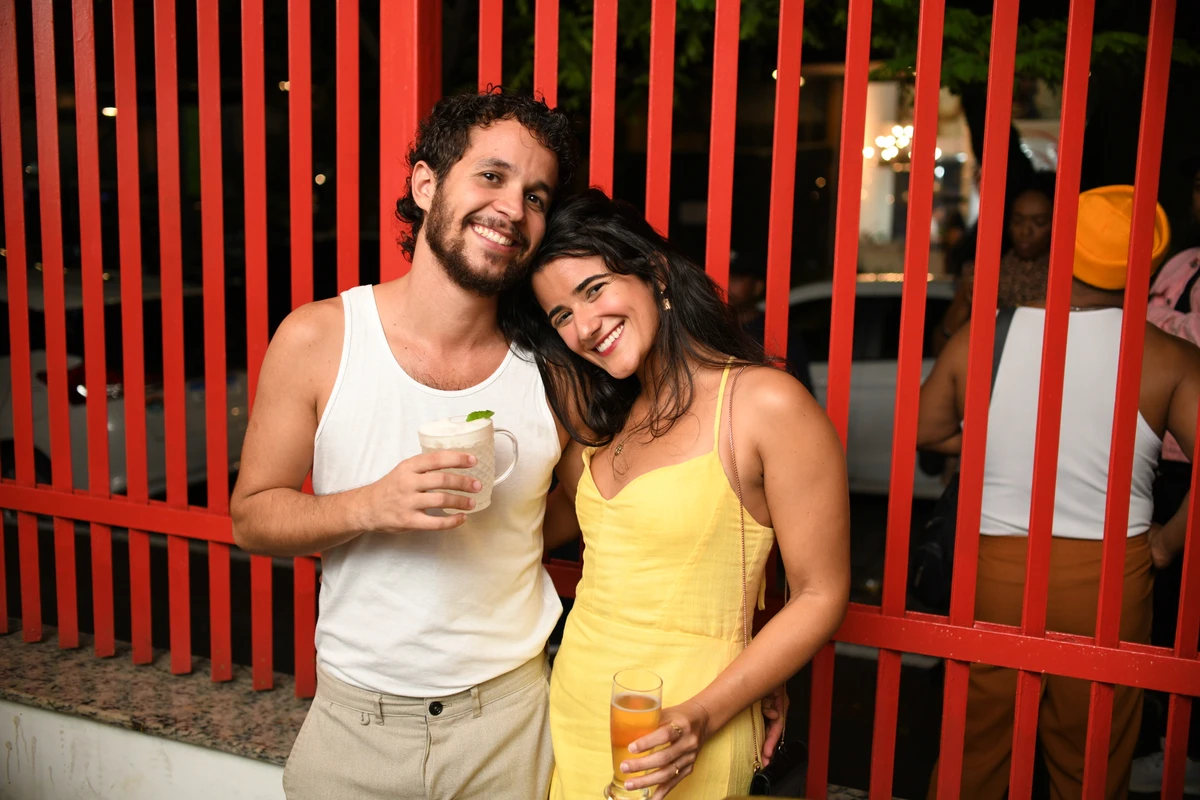 Matheus Noronha e Gabriela Camargo