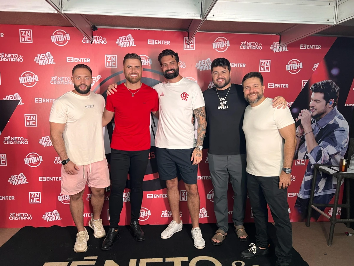 Zé Neto e Cristiano com os sócios do Brava Beach Club - Rubens Furtado, Bruno Marques e Felipe Fioroti.