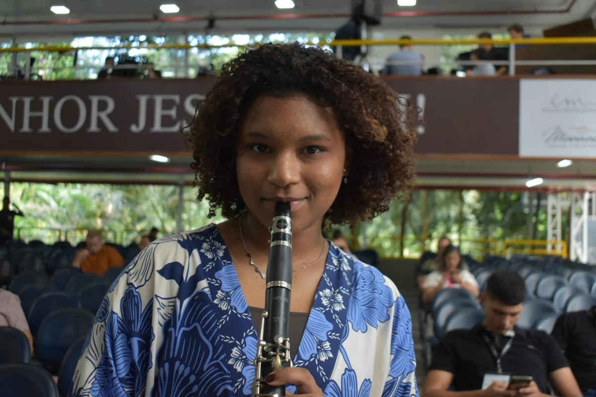 Ester Alves – 16 anos – Clarinete – Porto Seguro (BA)