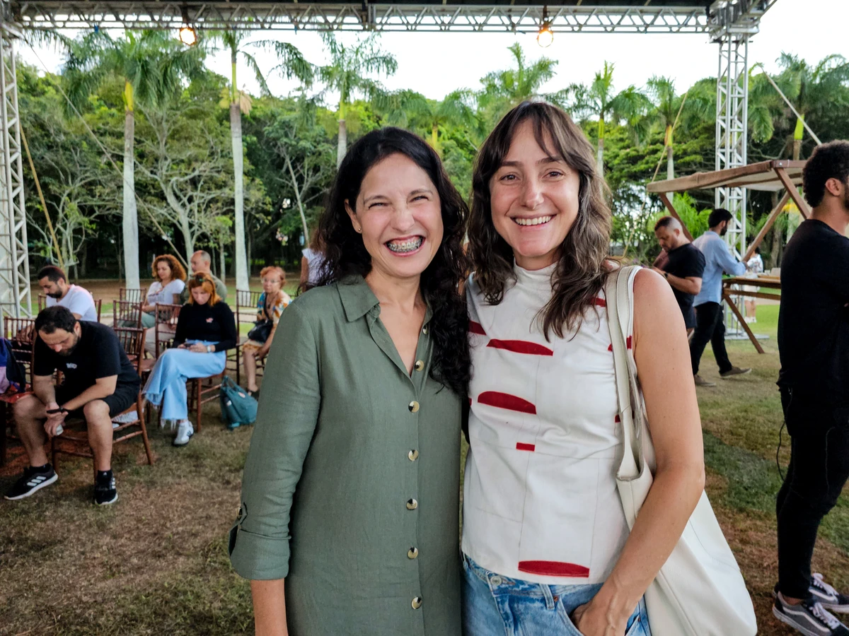 Kyria Oliveira e Clara Pignaton
