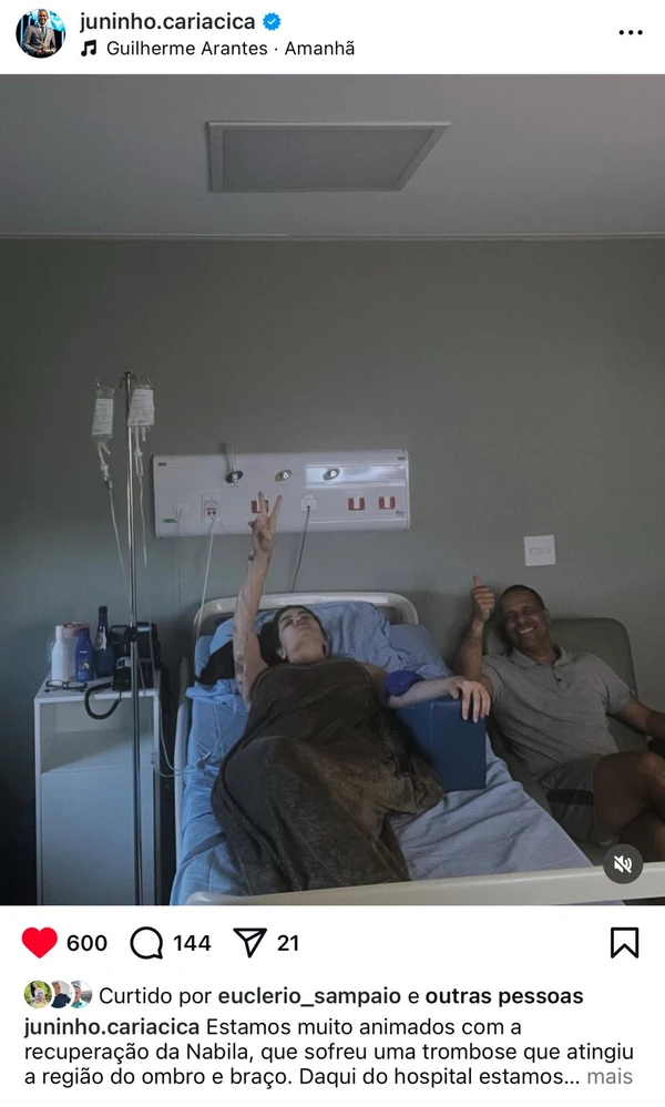 Postagem de Juninho, em 7 de março, com informações sobre o estado de saúde de Nabila e a imagem do casal no hospital
