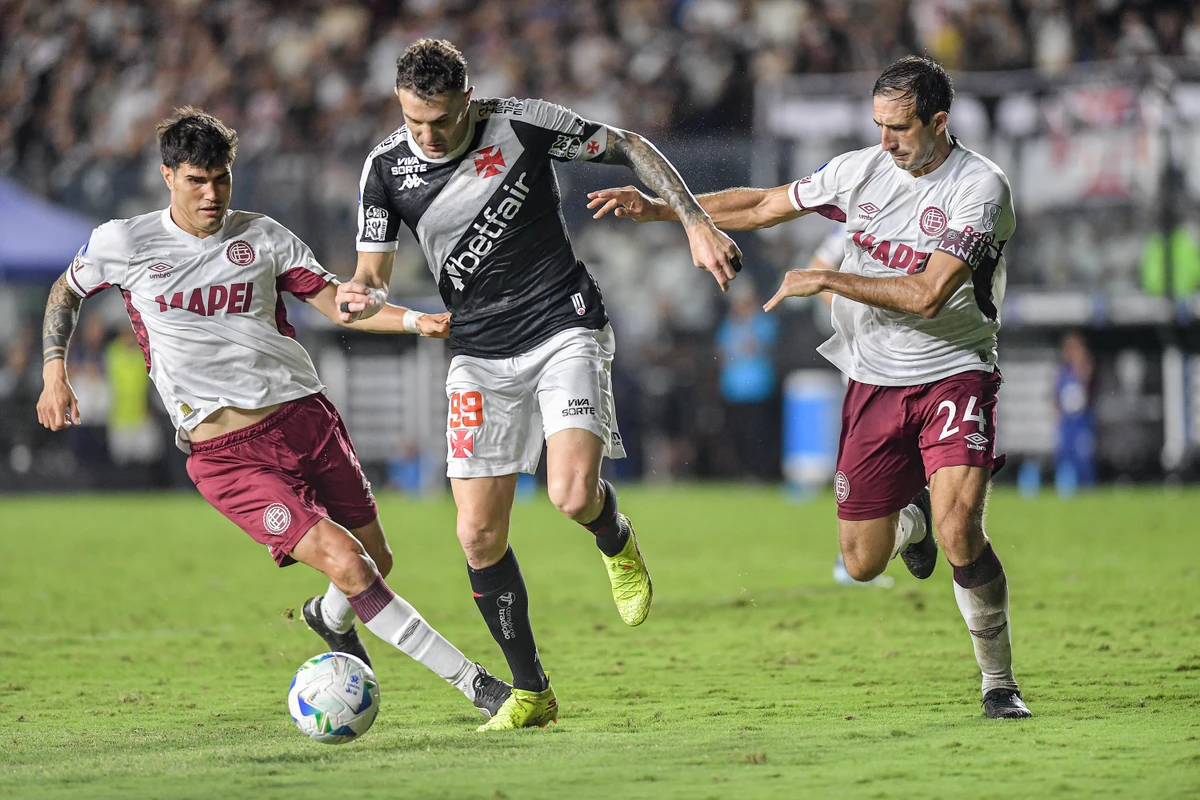 Vegetti até lutou, mas não conseguiu conduzir o Vasco à vitória desta vez
