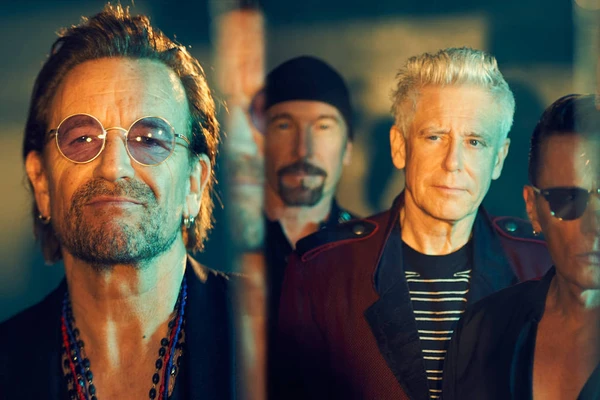  A banda U2 em imagem de divulgação do trabalho 'Songs of Surrender'