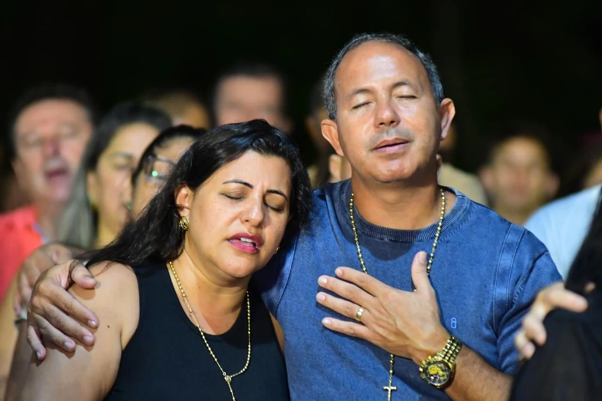 Milhares de fiéis sobem ao convento para demonstrar sua devoção e fé em Nossa Senhora da Penha.   por Fernando Madeira / Festa da Penha