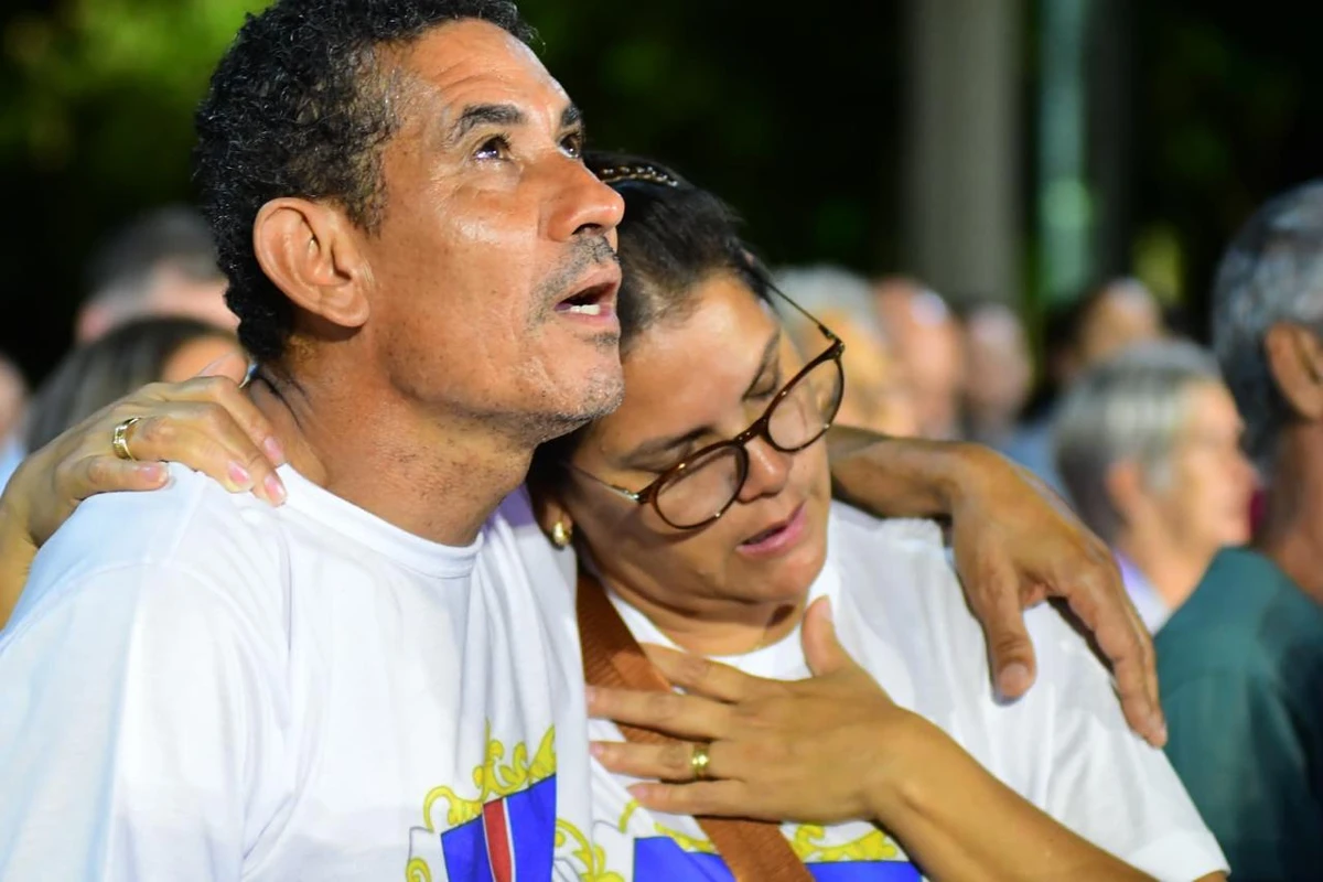 Milhares de fiéis sobem ao convento para demonstrar sua devoção e fé em Nossa Senhora da Penha.   por Fernando Madeira / Festa da Penha