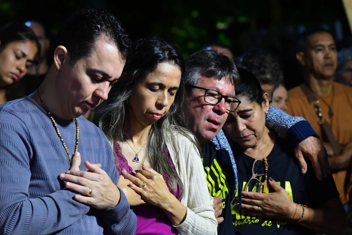 Milhares de fiéis sobem ao convento para demonstrar sua devoção e fé em Nossa Senhora da Penha.   por Fernando Madeira / Festa da Penha
