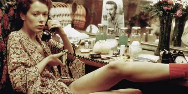 Cena do filme 'Emmanuelle', de 1974