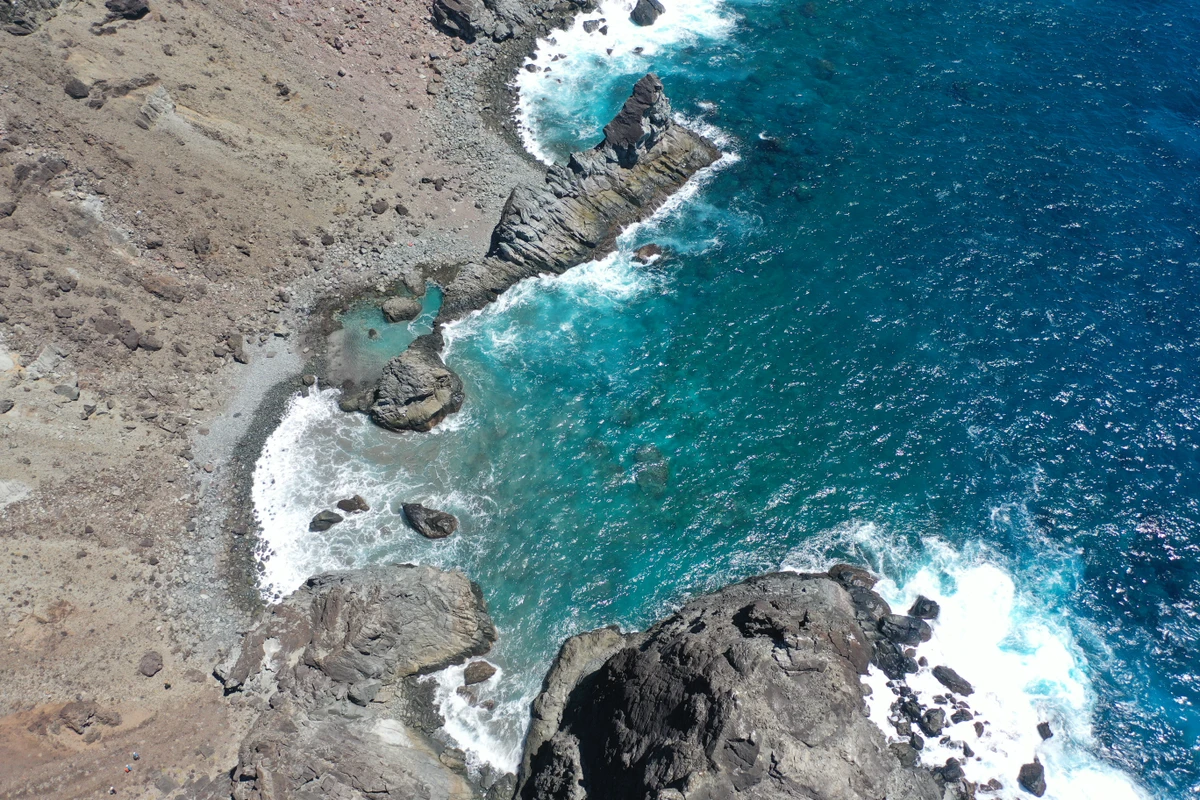 Ilha de Trindade, cenário de gravação de O Plástico Ilhado em Nós
